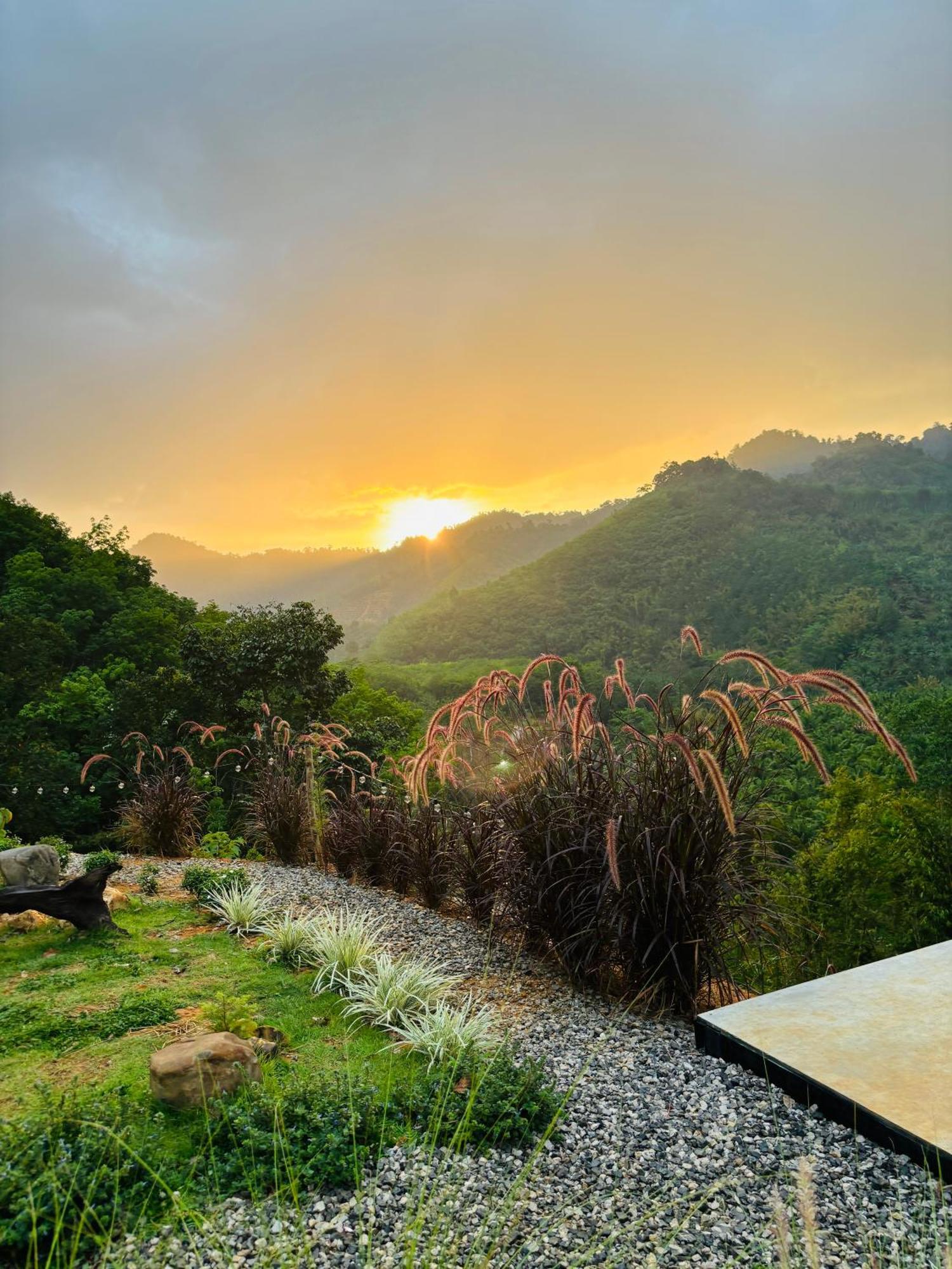 Camping Phutajoy Khaosok แคมป์ปิ้งภูตาจ้อยเขาศก Ban Thung Lang Tham エクステリア 写真